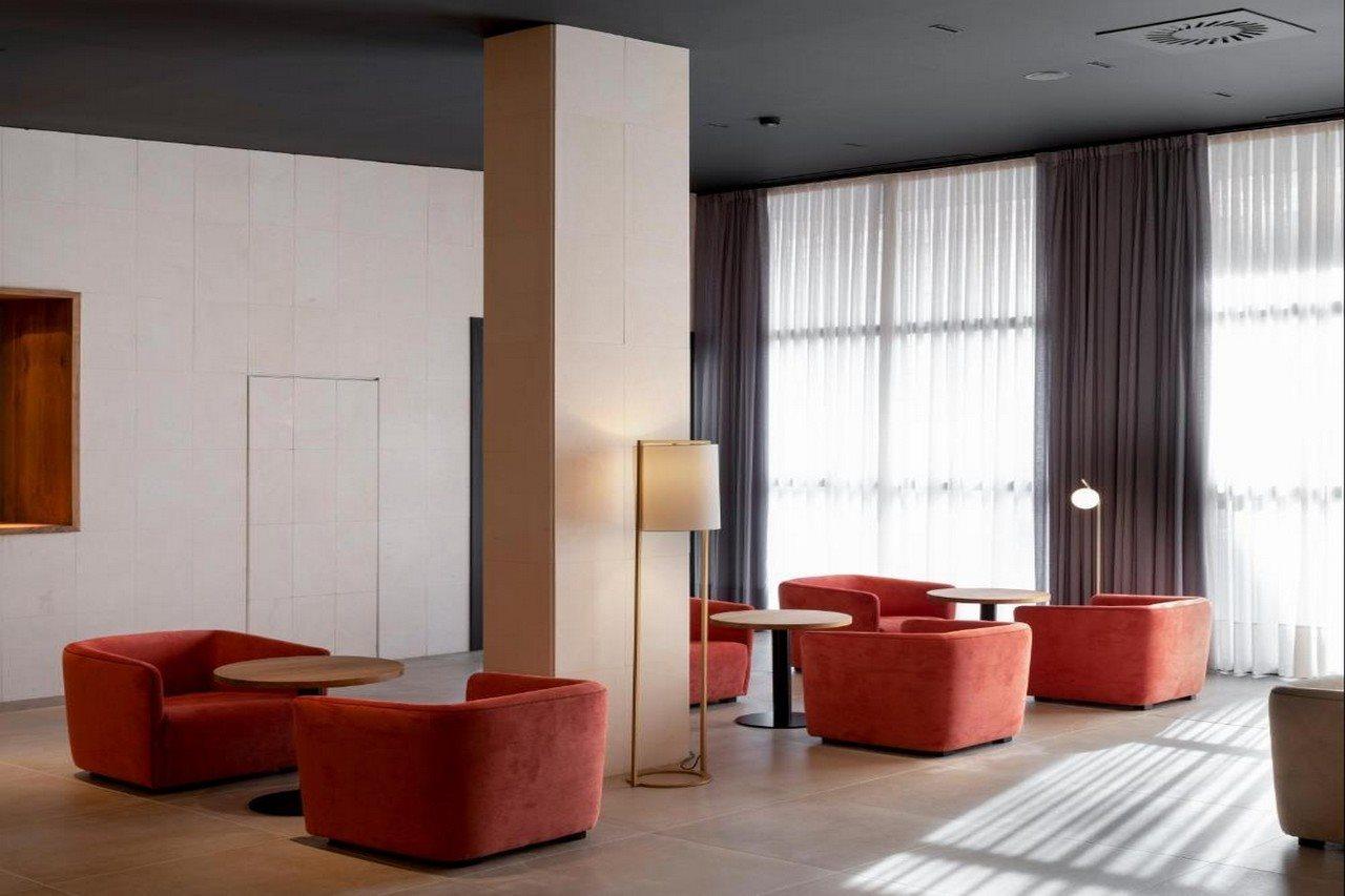 Hotel Ciudad De โลโกรโญ ภายนอก รูปภาพ