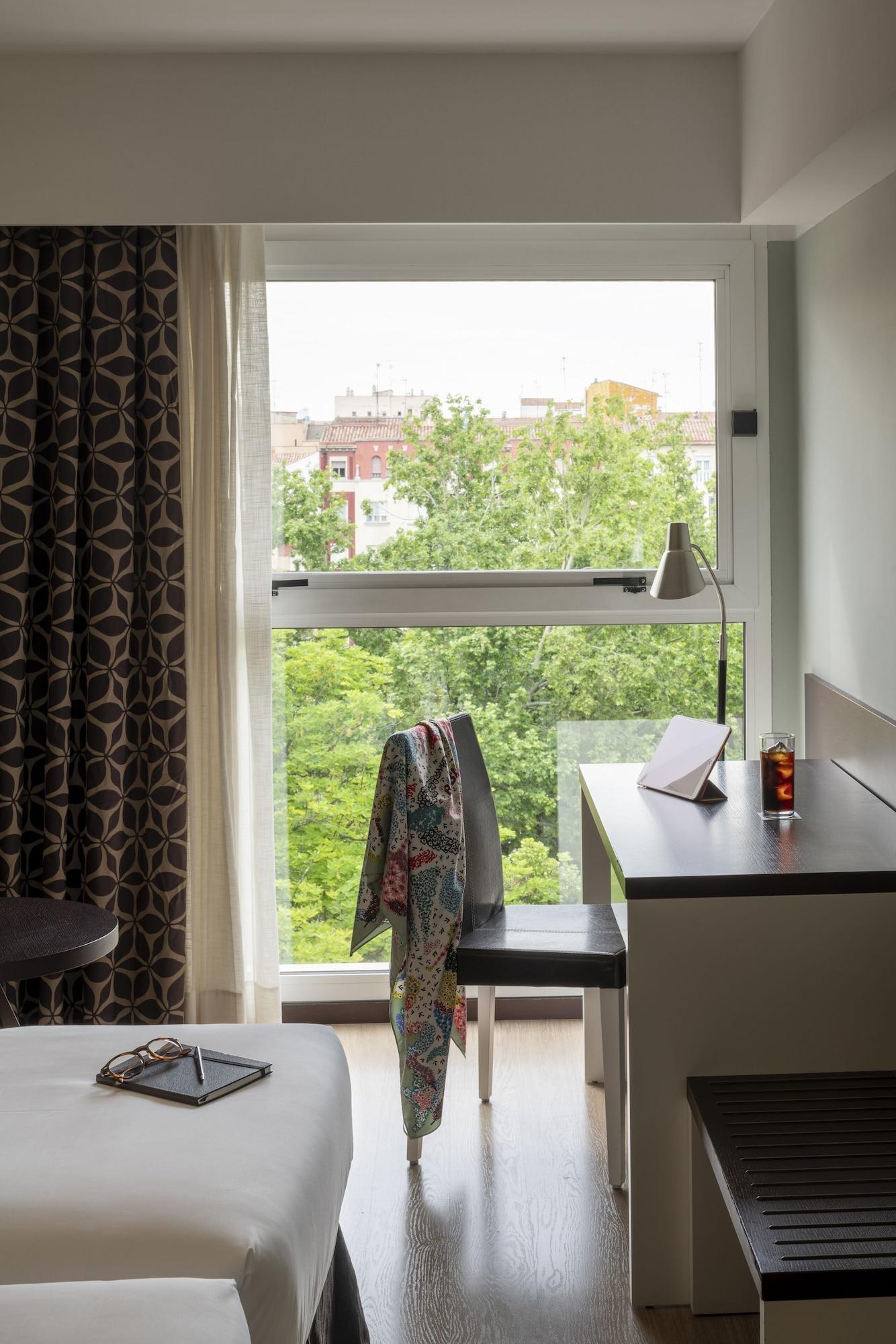 Hotel Ciudad De โลโกรโญ ภายนอก รูปภาพ