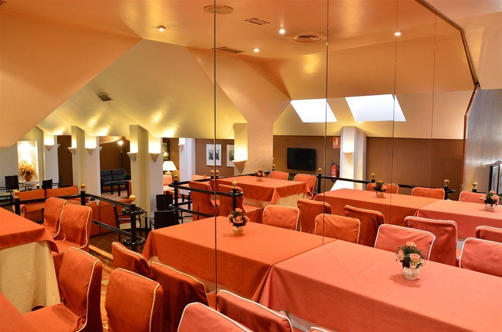 Hotel Ciudad De โลโกรโญ ภายนอก รูปภาพ