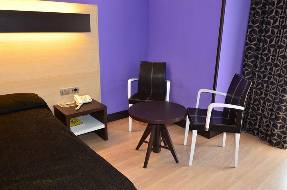 Hotel Ciudad De โลโกรโญ ภายนอก รูปภาพ