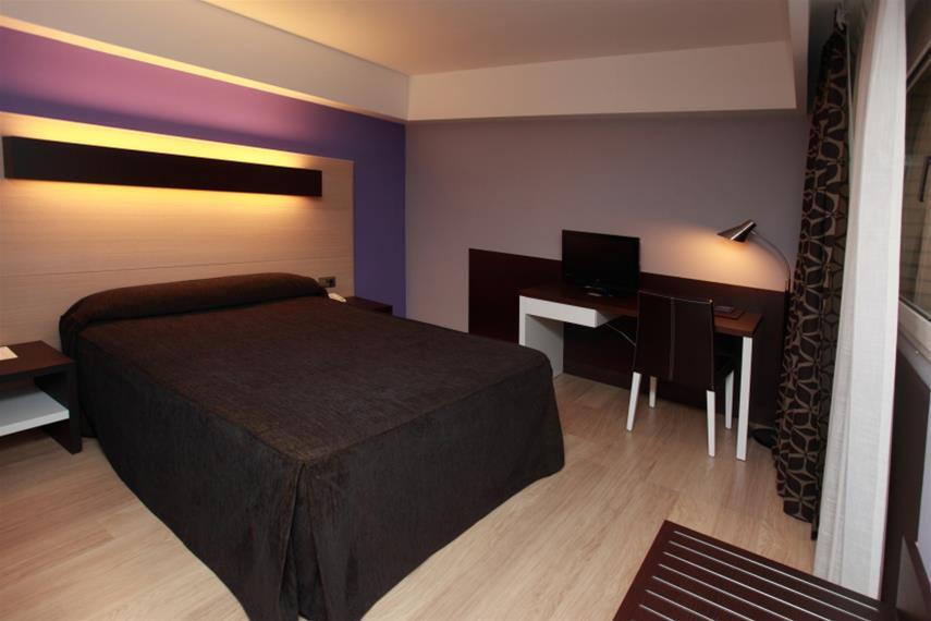 Hotel Ciudad De โลโกรโญ ภายนอก รูปภาพ